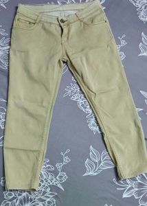 Beige Cropped Jeans