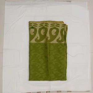 Elegant Green Saree with Paisley Border witg unsti