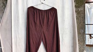 4229. Black Y2K pant
