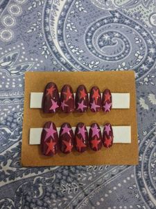 Press-On Nails with Star Design
