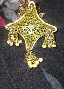 Earing😍