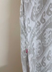 Grey Ikat Print Kurta with Tie-up Sleeves