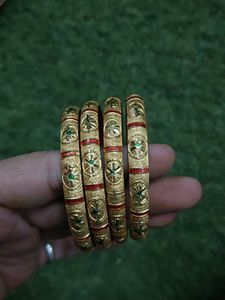 Gold Polish Kde Set Of 4