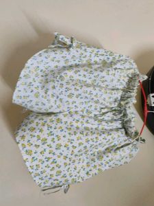 Women's Floral Shorts With Pockets1