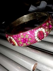 Sparkling Pink Gemstone Bangle