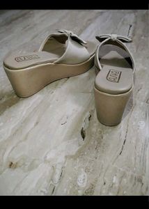 Chic Bow Slip-On Sandals