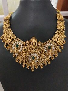 Stunning Gold Tone Indian Necklace