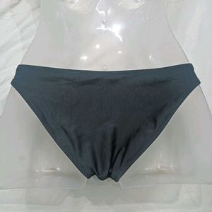 Stylish Black⭐ Bikini Bottom