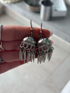 SET OF 5 anti-tarnish earrings