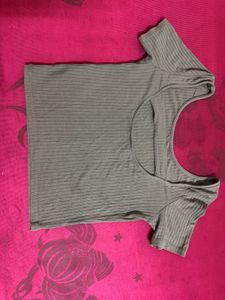 Ribbed Cropped Tee