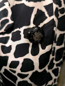 Chic Black &amp; White Print Trench Coat