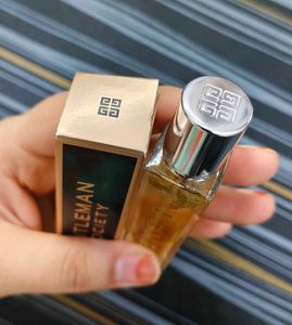 Givenchy Gentleman Society Eau de Parfum