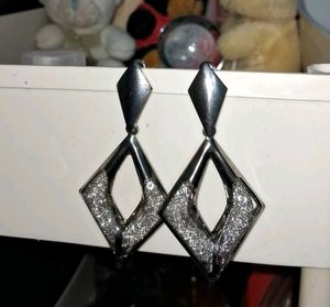 Sparkling Diamond-Shaped Drop Earrings