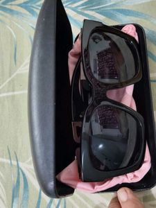 Stylish Black &amp; Gold Sunglasses