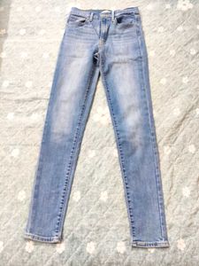 Levi's Skinny Light Wash Denim Jeans 👖