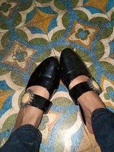 Black Flower Sandal