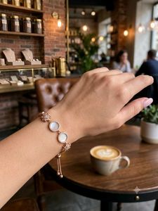 Elegant Rose Gold Bracelet with Mother of Pearl