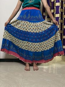 Long skirt with a flares