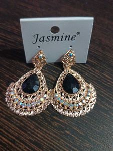 Elegant Black &amp; Gold Teardrop Earrings