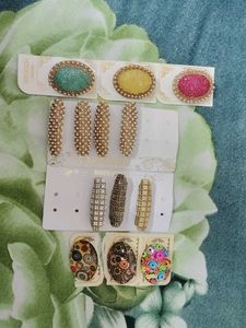 Assorted Brooch Set
