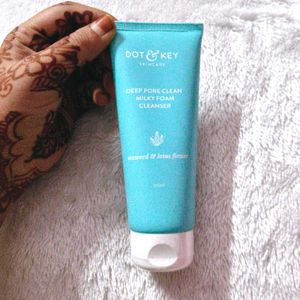 Dot & Key Deep Pore Clean Foaming Face Wash for Da