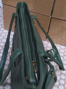 😍 Stylish Green Tote Bag with Pouch