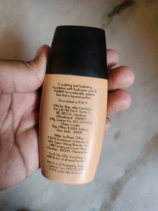 Nykaa SKINgenius Sculpting &amp; Hydrating Foundation