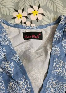 Blue Floral Print V-neck Ruched Top