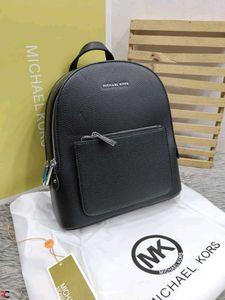 MICHAEL KORS*  *MEDIUM SIZED PEBBLED LEATHER BACKP