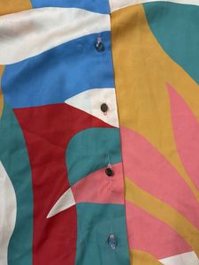 Vibrant Tropical Leaf Print Button-Up Shirt