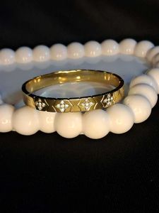 Anti Tarnish Elegant Gold Bracelet