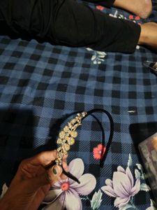 Sparkling Floral Hair Clip