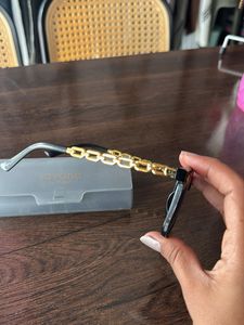 Stylish Black Chain Sunglasses