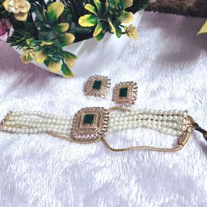 Elegant Pearl &amp; Emerald Necklace Set