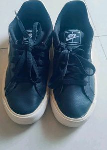 Nike Dark Blue Sneakers
