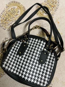 Houndstooth Round Handbag