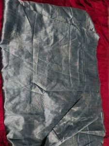 Elegant Grey Saree with Subtle Design