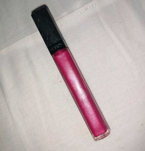 Shimmering Pink Lip Gloss Swatch