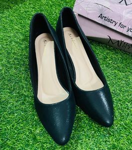 Classic Black Pointed-Toe Heels