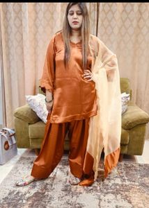 Elegant Farshi Salwar Suit Set