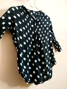 🔥BUY1GET1🔥black regular fit shirt for women ( My