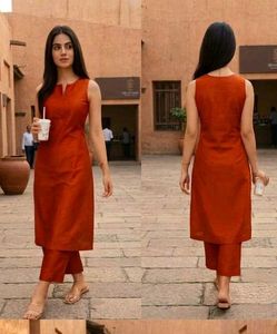 Elegant pink Sleeveless Kurta Set
