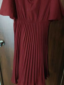 Elegant Pleated Midi Dress