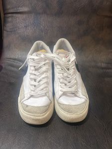 Nike Blazer Low Sneakers