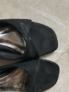 Black Block Heel