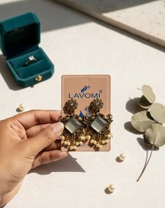 Lavomi Antique Earrings ✨🤎