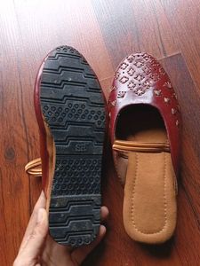 Maroon Juttis with Embellishments (6-8yrs)