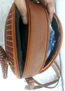 Round Woven Crossbody Bag with Pouch