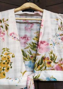 Madame Floral Print Tie-Front Cropped Shrug
