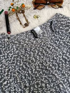 Chic Textured Long Sleeve Cropped Top